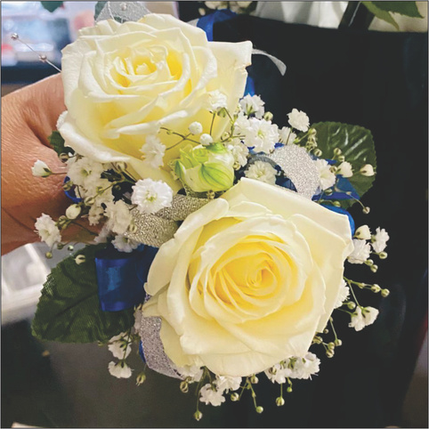 Boutonnieres & Corsages