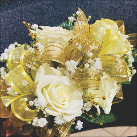 Boutonnieres & Corsages