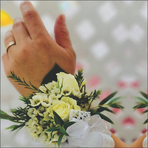 Boutonnieres & Corsages