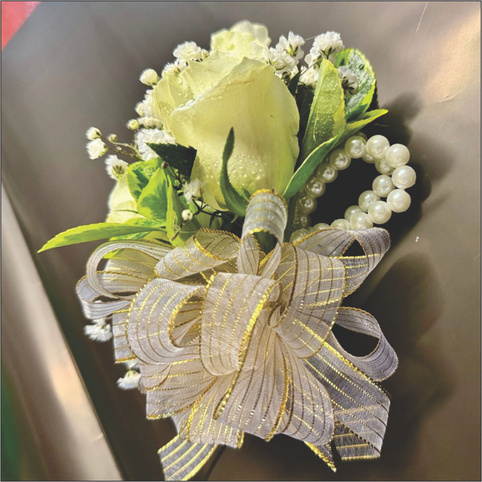 Boutonnieres & Corsages