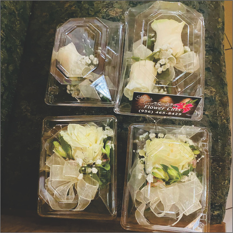 Boutonnieres & Corsages