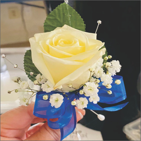Boutonnieres & Corsages